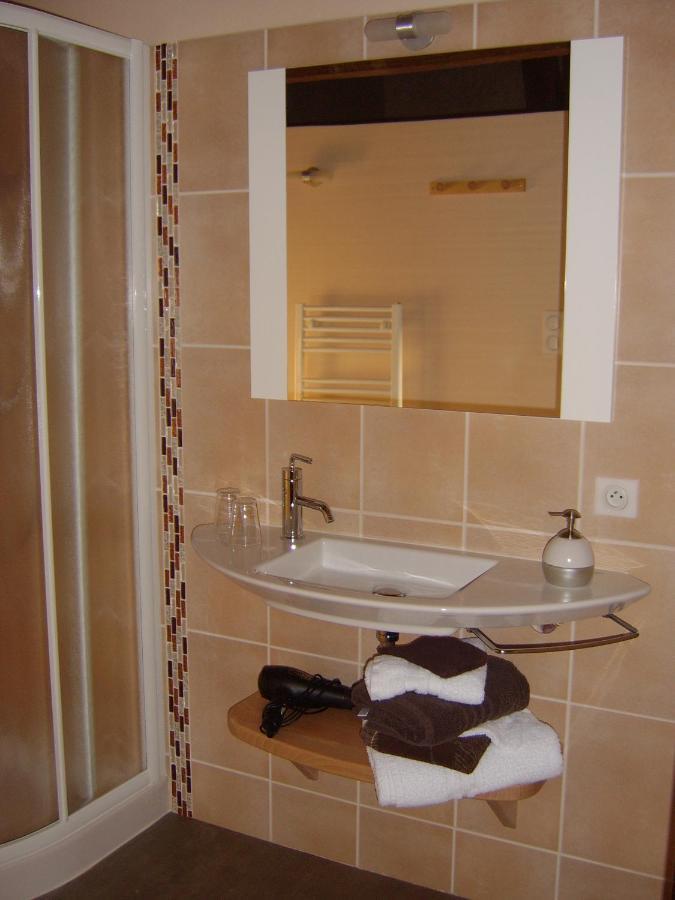 Chambres De La Porte Aux Moines Vouvant Exteriör bild