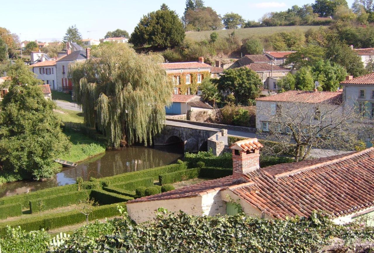 Chambres De La Porte Aux Moines Vouvant Exteriör bild