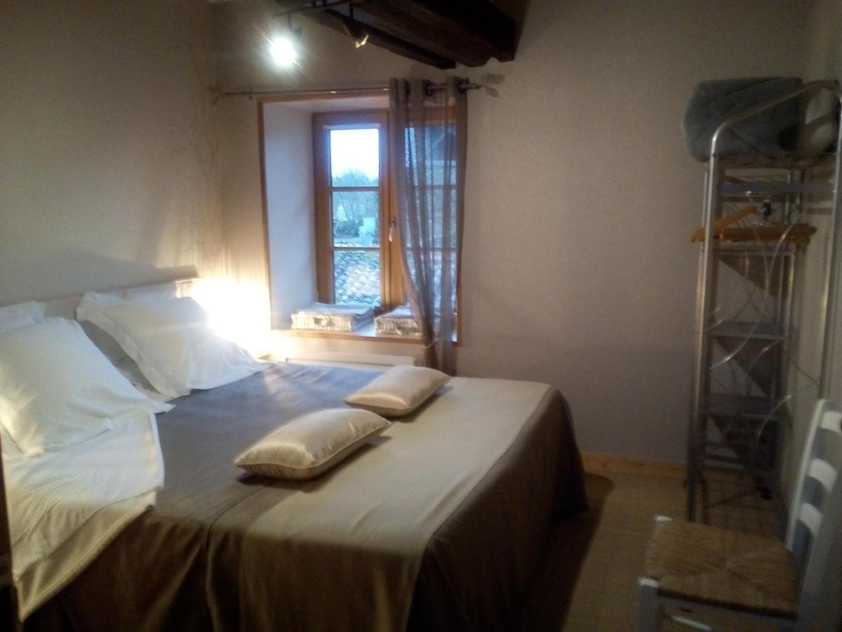 Chambres De La Porte Aux Moines Vouvant Exteriör bild